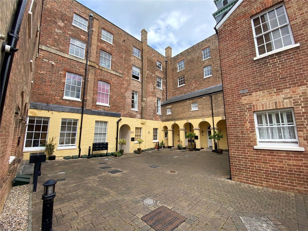 1 bed flat for sale in Annecy Court, St Josephs Field, Taunton TA1, £149,950