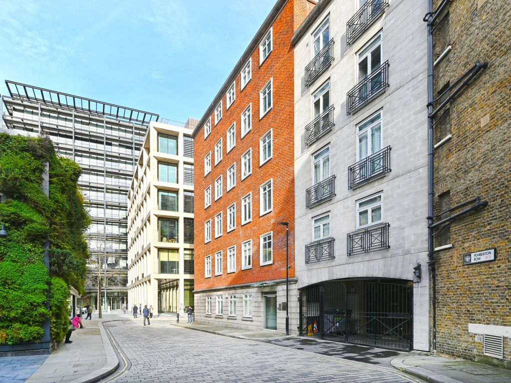 1 bed flat for sale in Pemberton House, Holborn, City Of London, London EC4A, £575,000