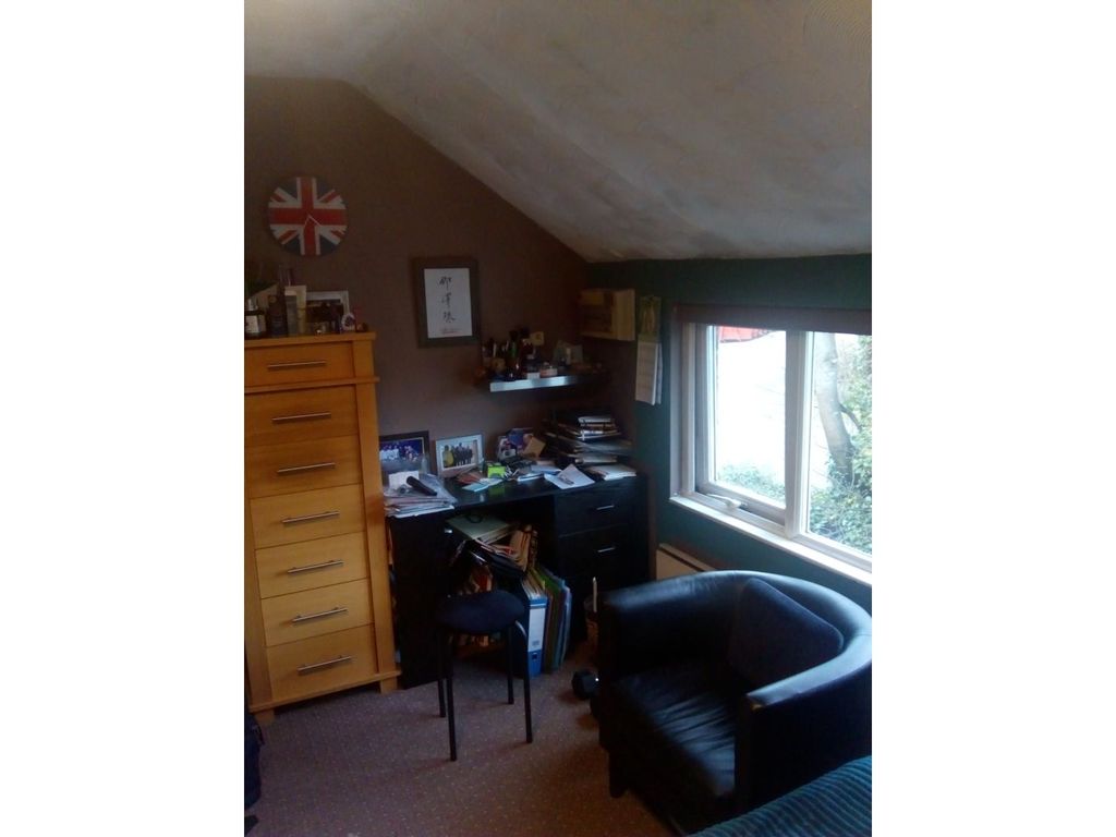 1 bed flat for sale in 20 West Wycombe Road, High Wycombe HP11, £140,000