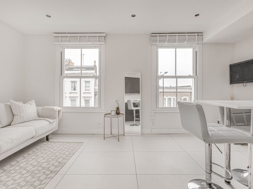 1 bed flat for sale in New Kings Road, Fulham Broadway SW6, £440,000