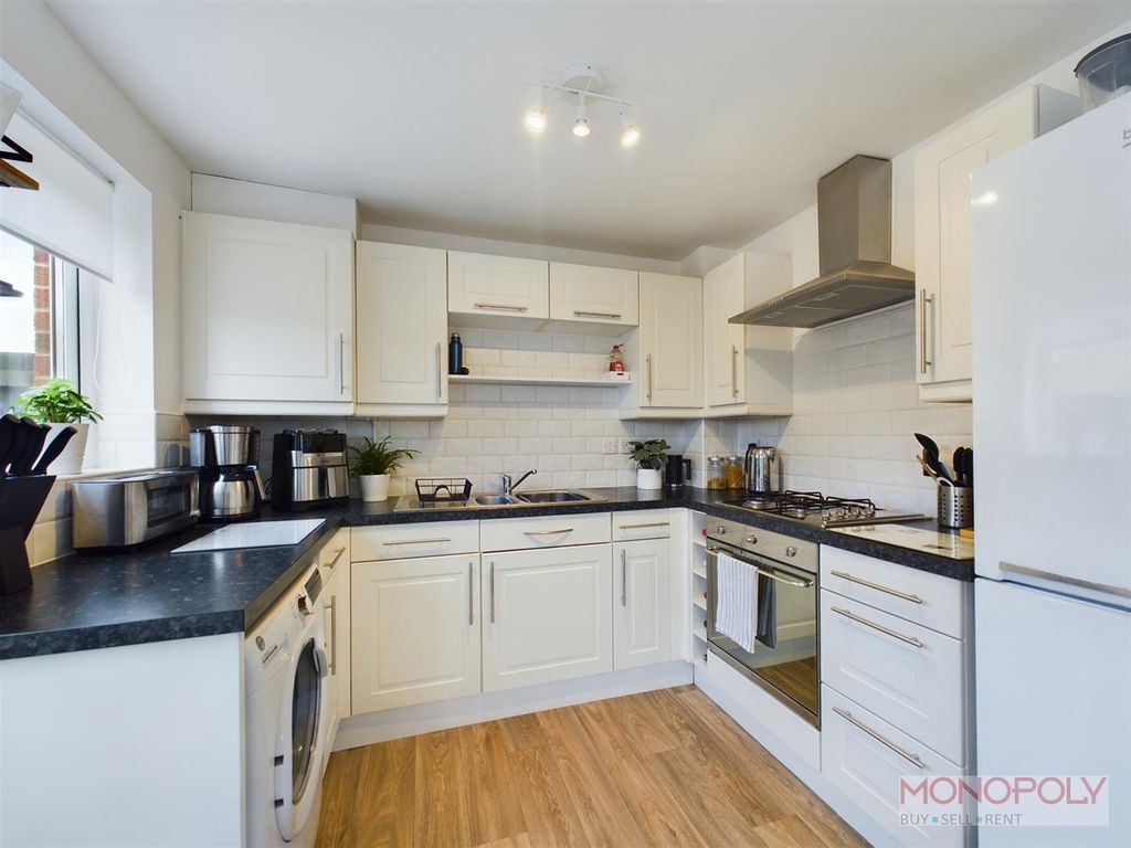 3 bed detached house for sale in Bro Deg, Wrexham LL11, £230,000