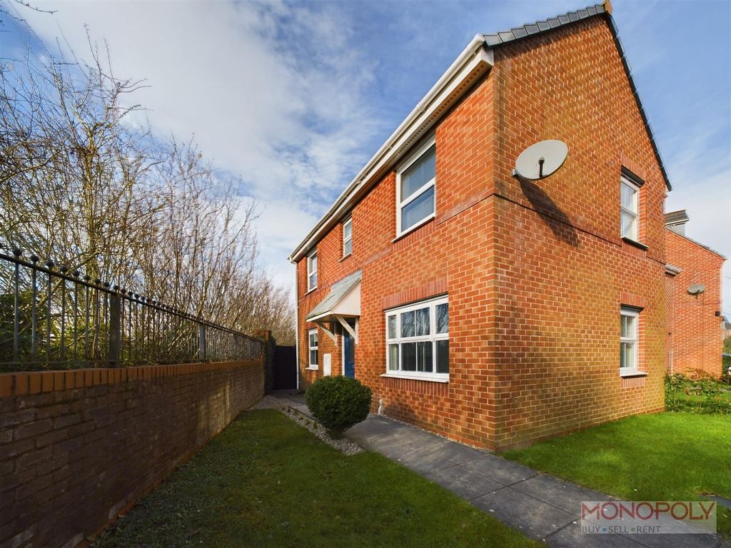 3 bed detached house for sale in Bro Deg, Wrexham LL11, £230,000