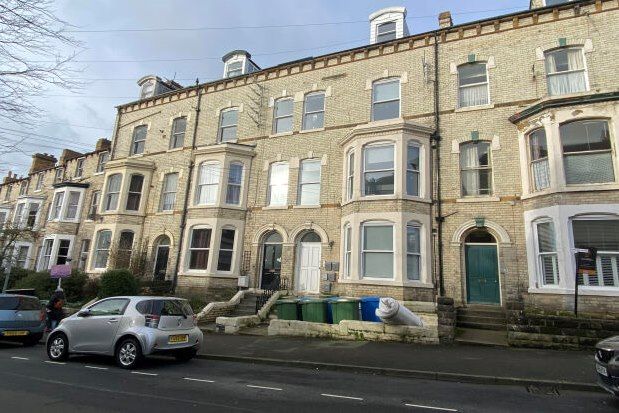 2 bed flat to rent in Royal Avenue, Scarborough YO11, £695 pcm