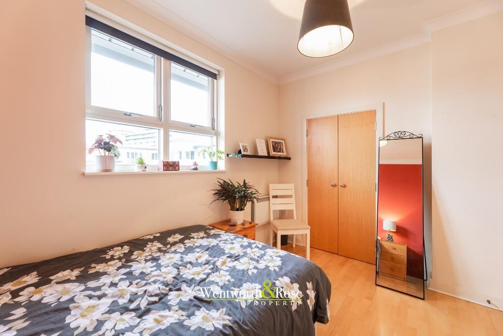 2 bed flat for sale in Friday Bridge, Berkley Street, Birmingham B1, £285,000