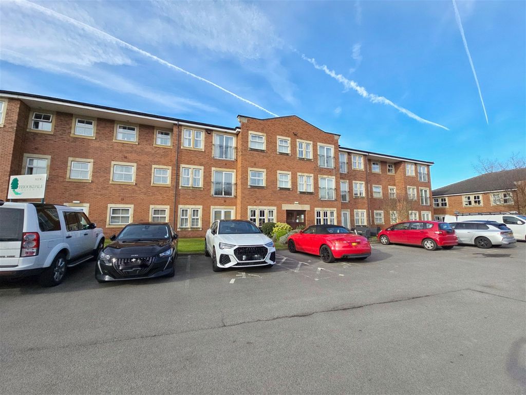 2 bed flat for sale in Locke Road, Dodworth, Barnsley S75, £135,000