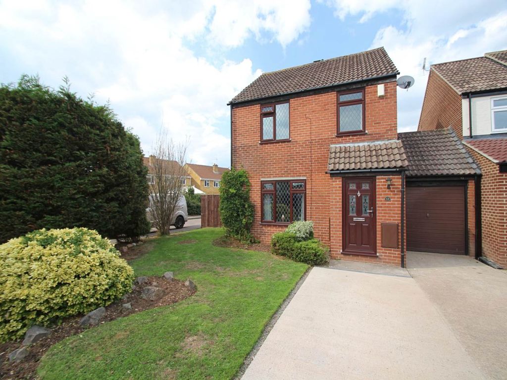 3 bed detached house to rent in Ullswater Close, Yate, South Gloucestershire BS37, £1,395 pcm