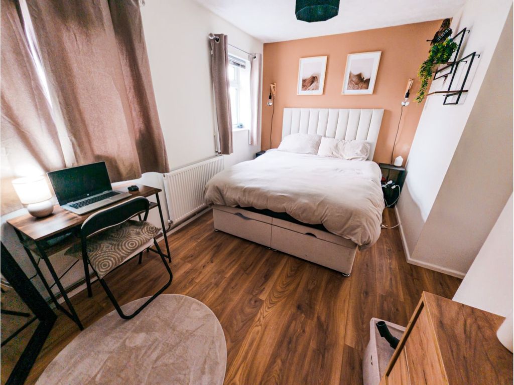 1 bed flat for sale in Knightsbridge Way, Burton-On-Trent DE13, £115,000
