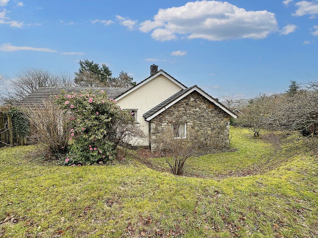 3 bed detached bungalow for sale in Oaklands Park, Hatherleigh Road, Okehampton EX20, £385,000