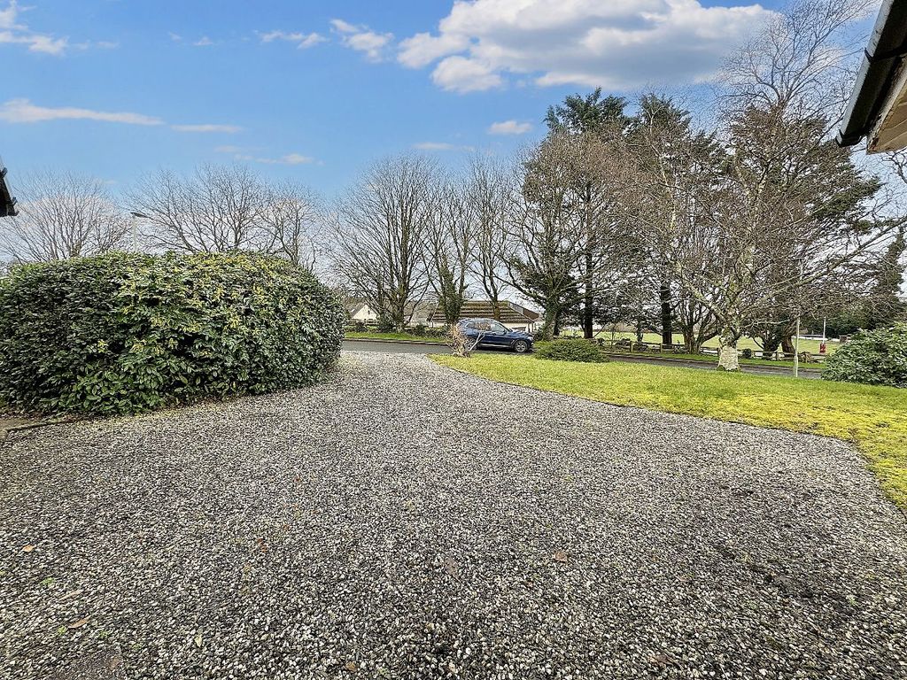 3 bed detached bungalow for sale in Oaklands Park, Hatherleigh Road, Okehampton EX20, £385,000