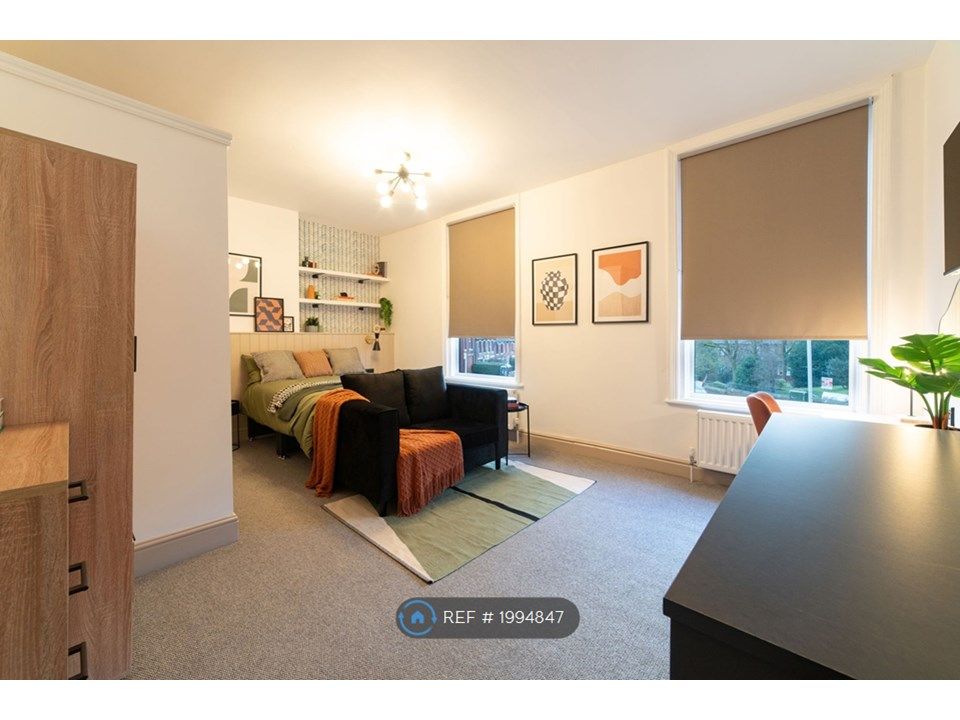 Room to rent in Lytham Road, Fulwood, Preston PR2, £797 pcm