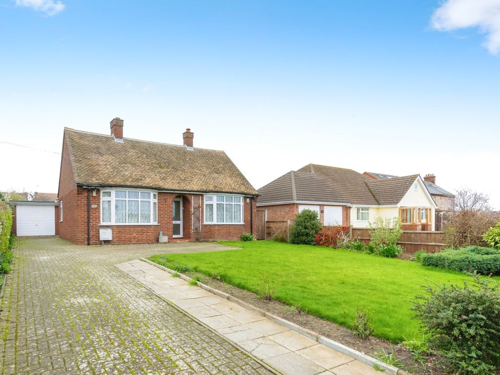 2 bed bungalow for sale in Bedford Road, Wootton, Bedford, Bedfordshire MK43, £450,000