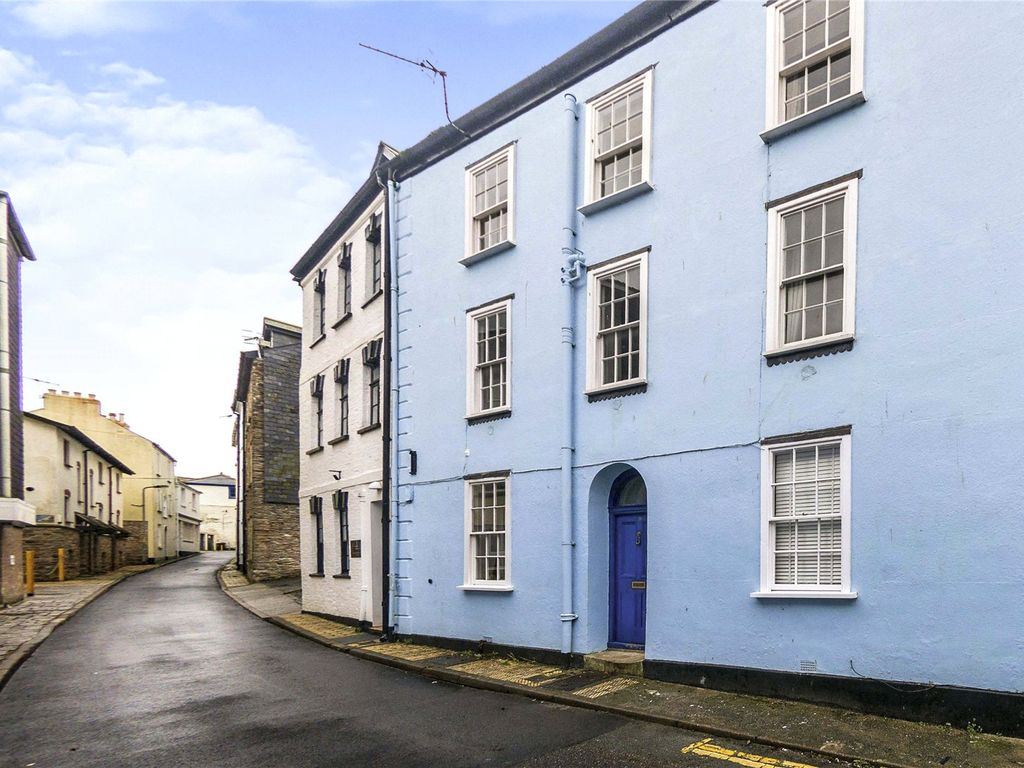 1 bed flat for sale in Clarence Street, Dartmouth TQ6, £210,000