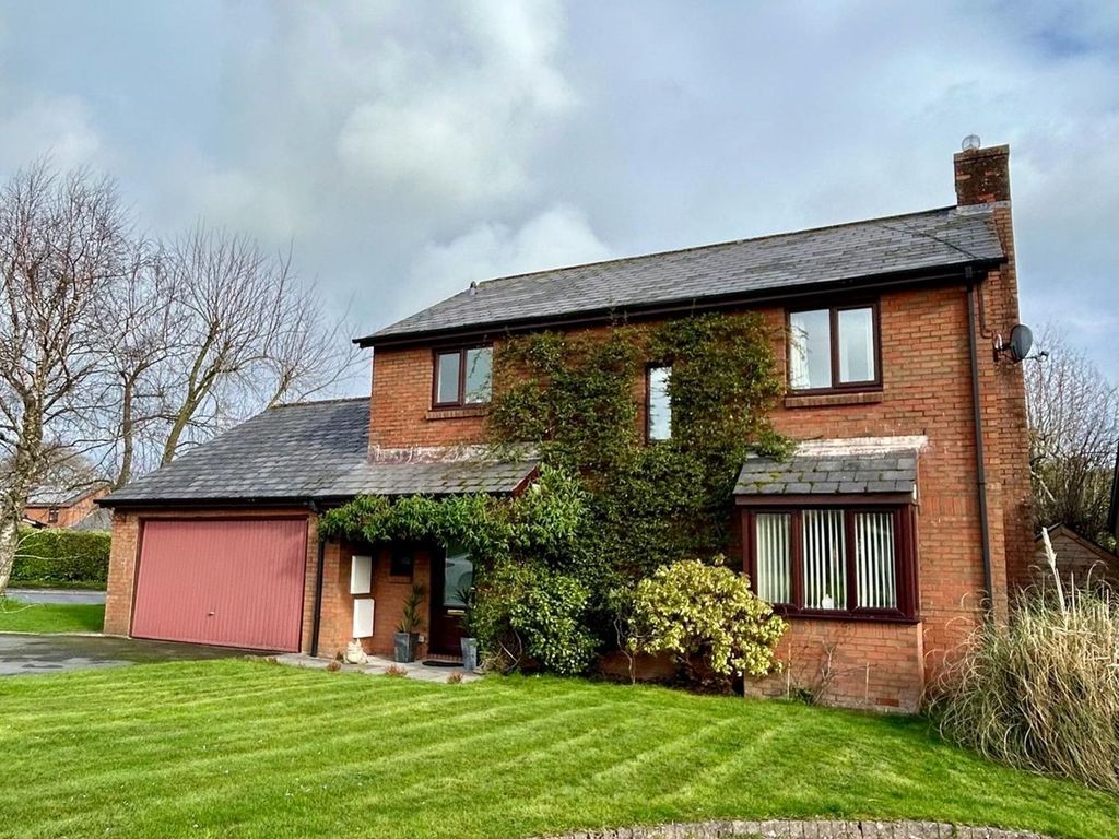 4 bed detached house for sale in Beacons Park, Brecon LD3, £450,000