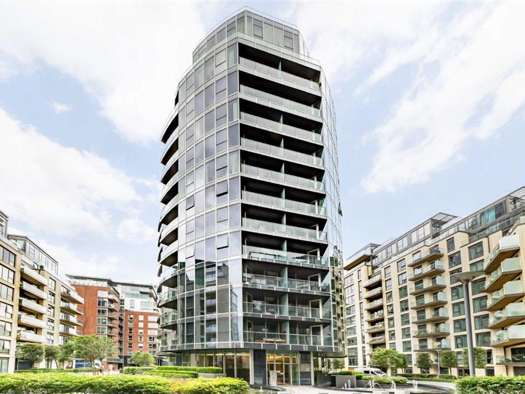 2 bed flat to rent in Juniper Drive, London SW18, £2,899 pcm