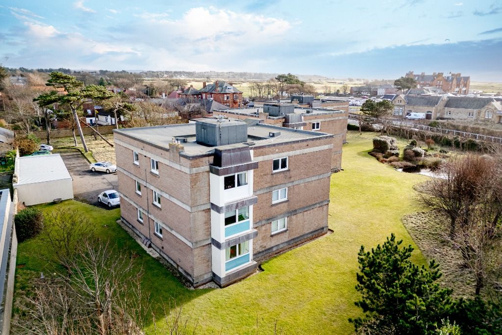 2 bed flat for sale in Crosbie Court, Troon, South Ayrshire KA10, £239,000