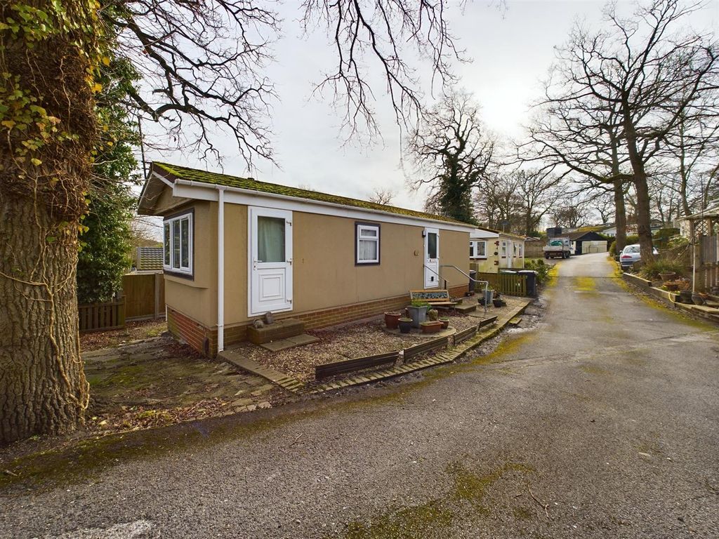 1 bed mobile/park home for sale in Garston Park, Tilehurst, Reading RG31, £65,000