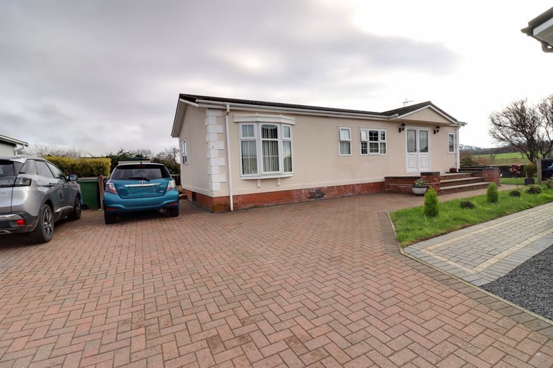 2 bed mobile/park home for sale in Castle Grange Park, Doxey, Stafford ST16, £165,000