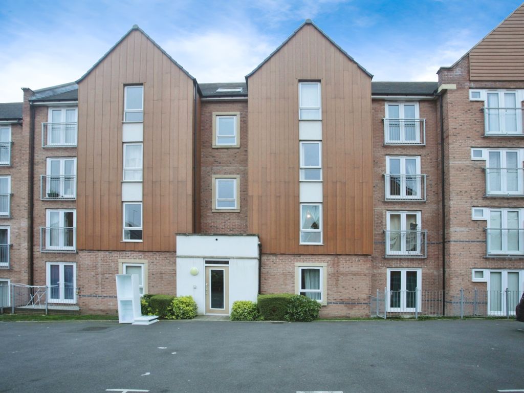 2 bed flat for sale in Foleshill Road, Coventry, West Midlands CV1, £115,000