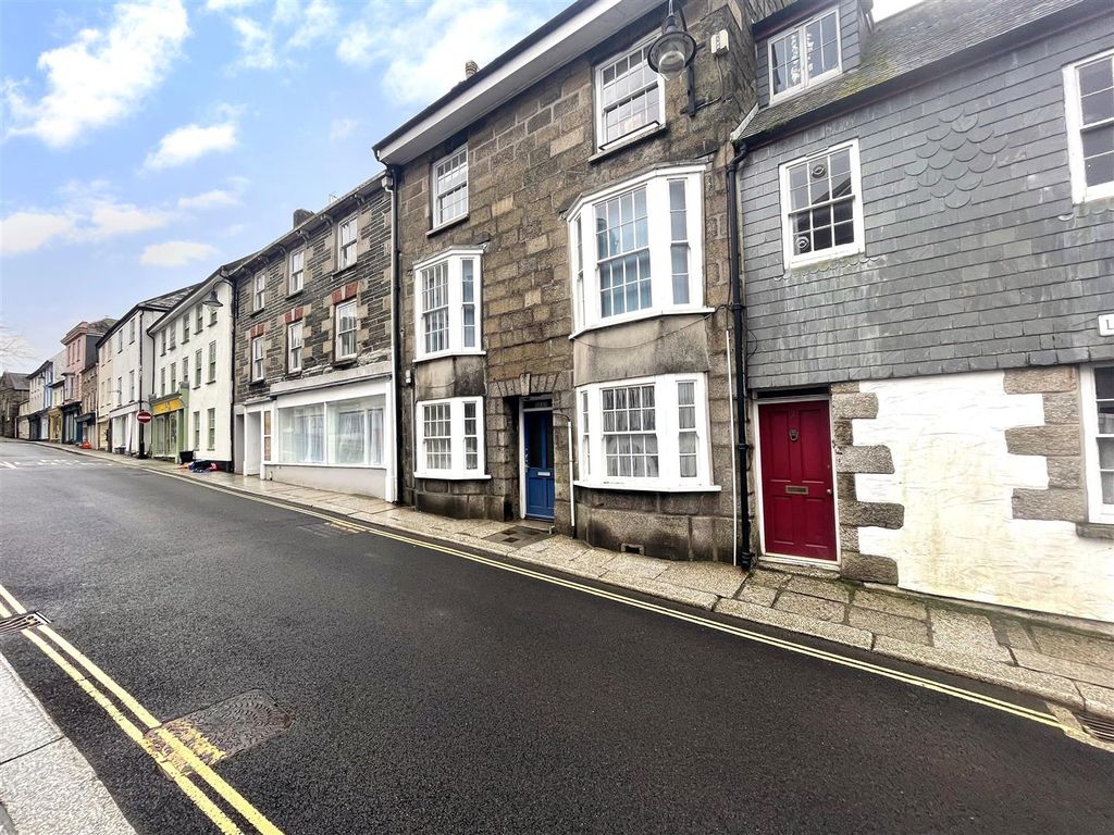 1 bed flat for sale in Lower Market Street, Penryn TR10, £160,000