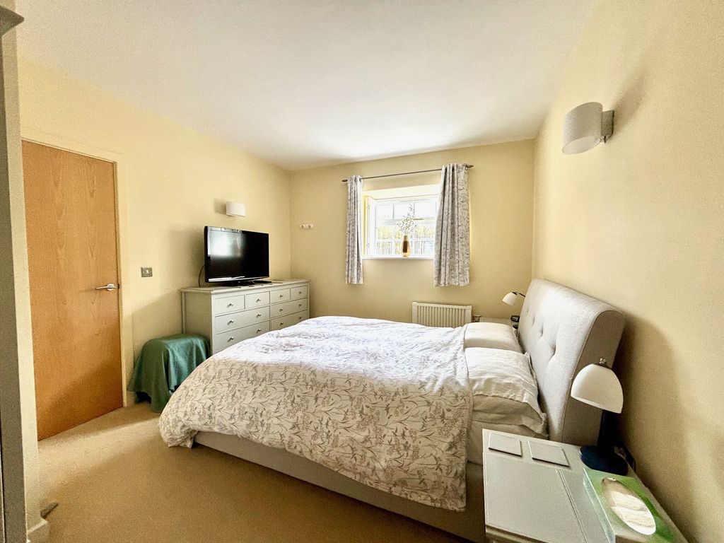 2 bed flat for sale in Bentley Brook, Lumsdale Road, Matlock DE4, £170,000