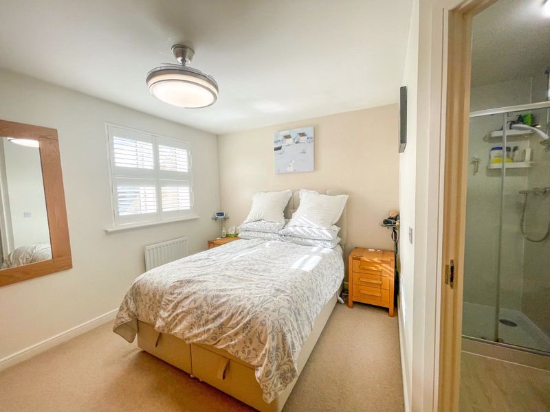 3 bed detached house for sale in Chestnut Avenue, Silsoe, Bedford MK45, £485,000