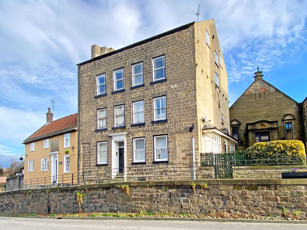 2 bed flat to rent in High Street, Knaresborough HG5, £795 pcm