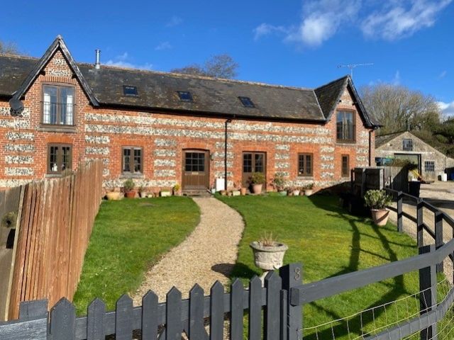 2 bed barn conversion to rent in Broad Chalke, Salisbury, Wiltshire SP5, £1,250 pcm