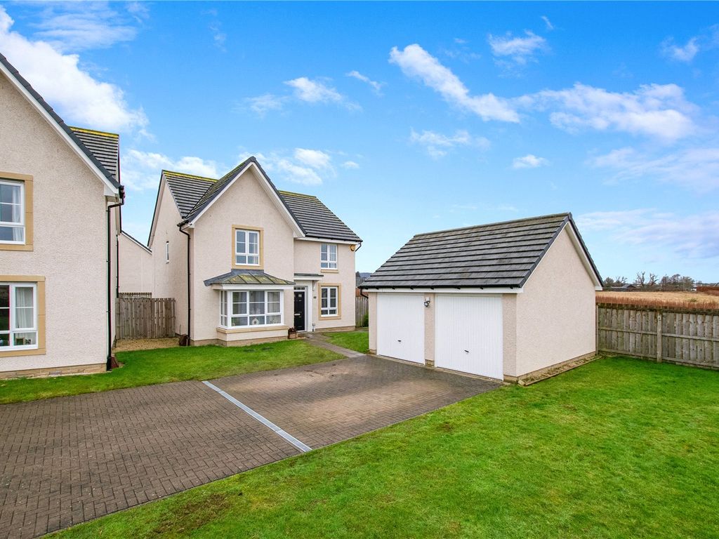 5 bed detached house for sale in Selbie Place, Stirling, Stirlingshire FK8, £375,000