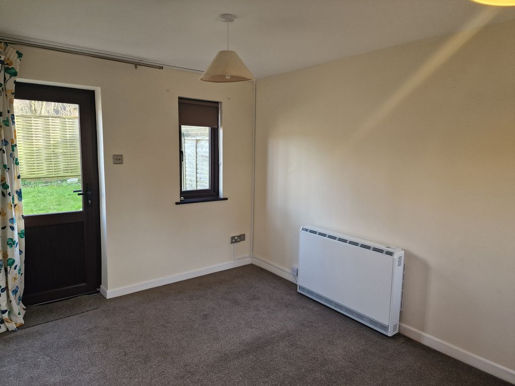 1 bed terraced house to rent in The Lawns, Brill, Aylesbury HP18, £925 pcm