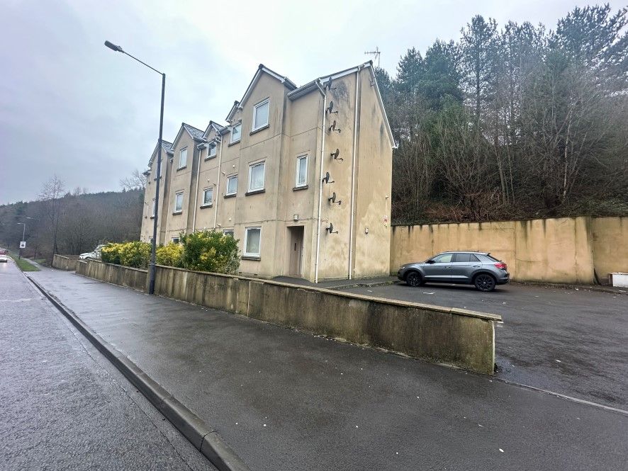 1 bed flat for sale in 46 Foxhole Road, St. Thomas, Swansea SA1, £40,000