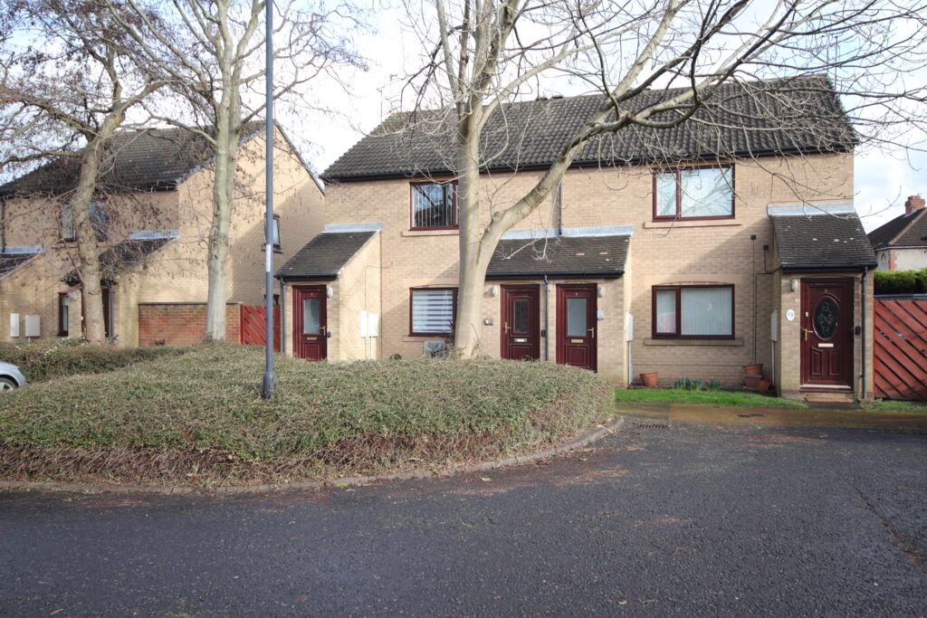 2 bed flat for sale in Bowes Court, Gosforth, Newcastle Upon Tyne NE3, £45,500