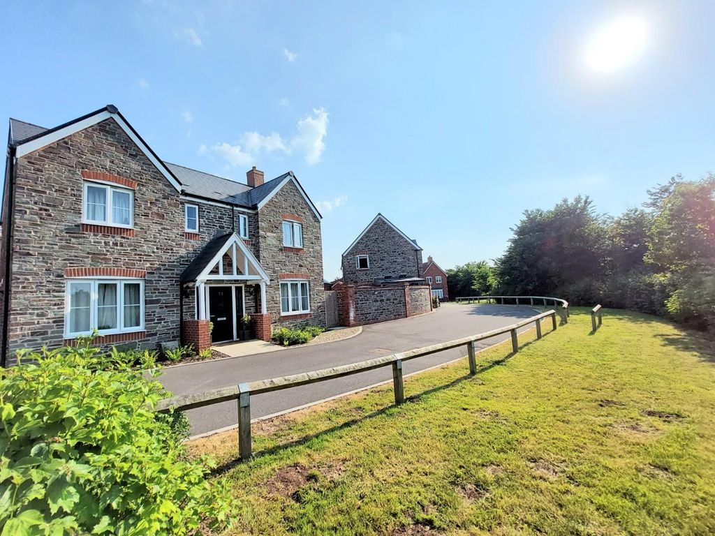 4 bed detached house for sale in Badger Road, Thornbury, Bristol BS35, £650,000