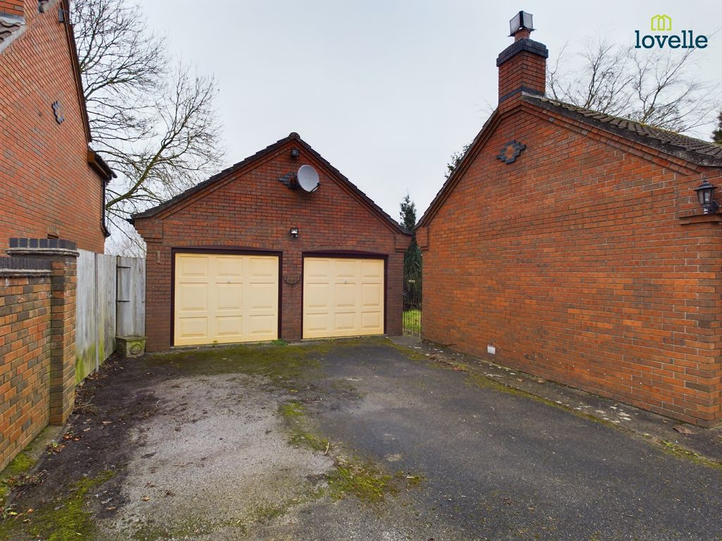 4 bed detached bungalow for sale in Spridlington Road, Faldingworth LN8, £385,000