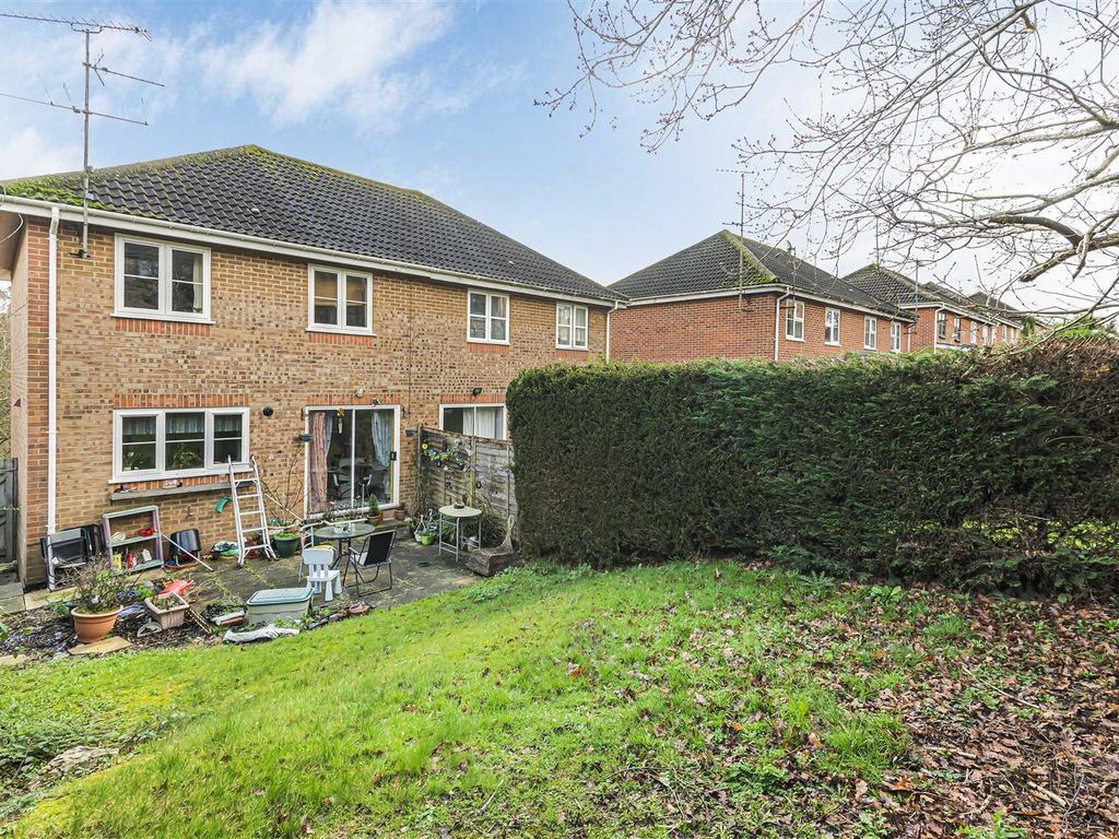 4 bed semi-detached house for sale in Coltsfoot Close, Burghfield Common, Reading RG7, £465,000