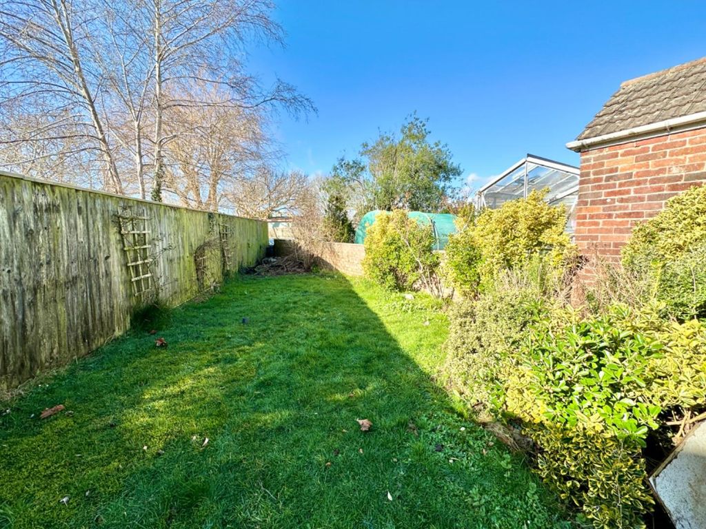 2 bed bungalow for sale in Stirling Road, Weymouth DT3, £430,000