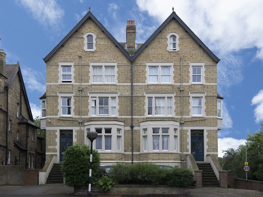 2 bed flat to rent in Iffley Road, Oxford OX4, £1,950 pcm