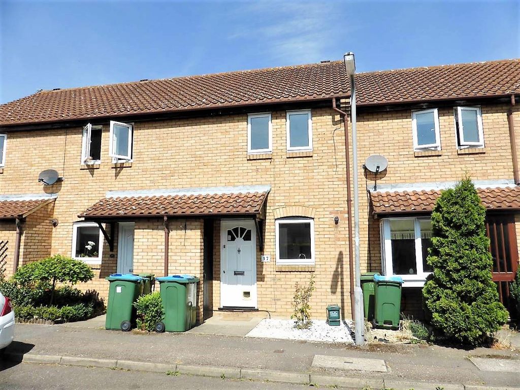 2 bed terraced house to rent in Eames Close, Aylesbury HP20, £1,300 pcm