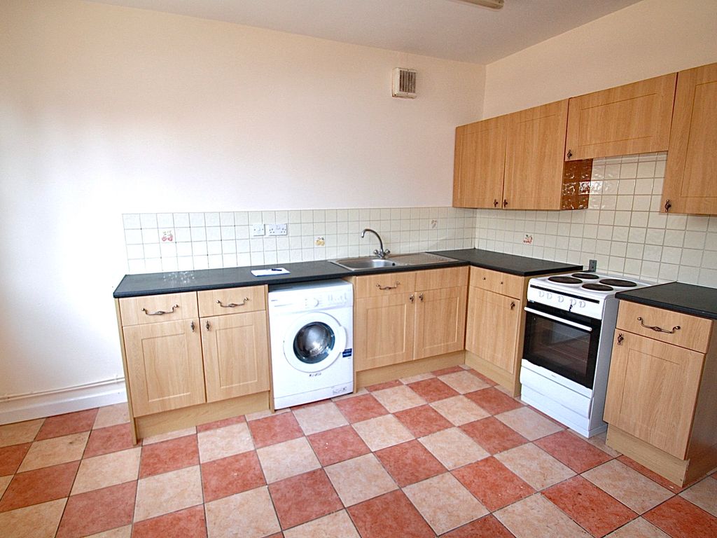 1 bed flat to rent in Spring Head, Wednesbury WS10, £425 pcm