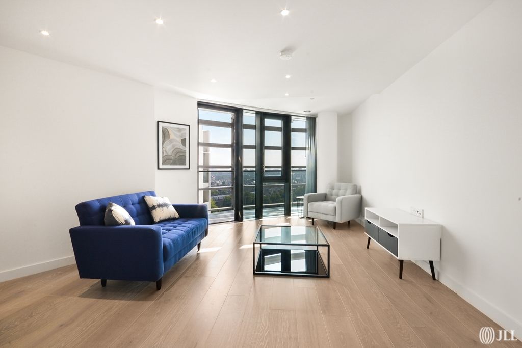 1 bed flat for sale in City North West Tower, City North Place N4, £575,000