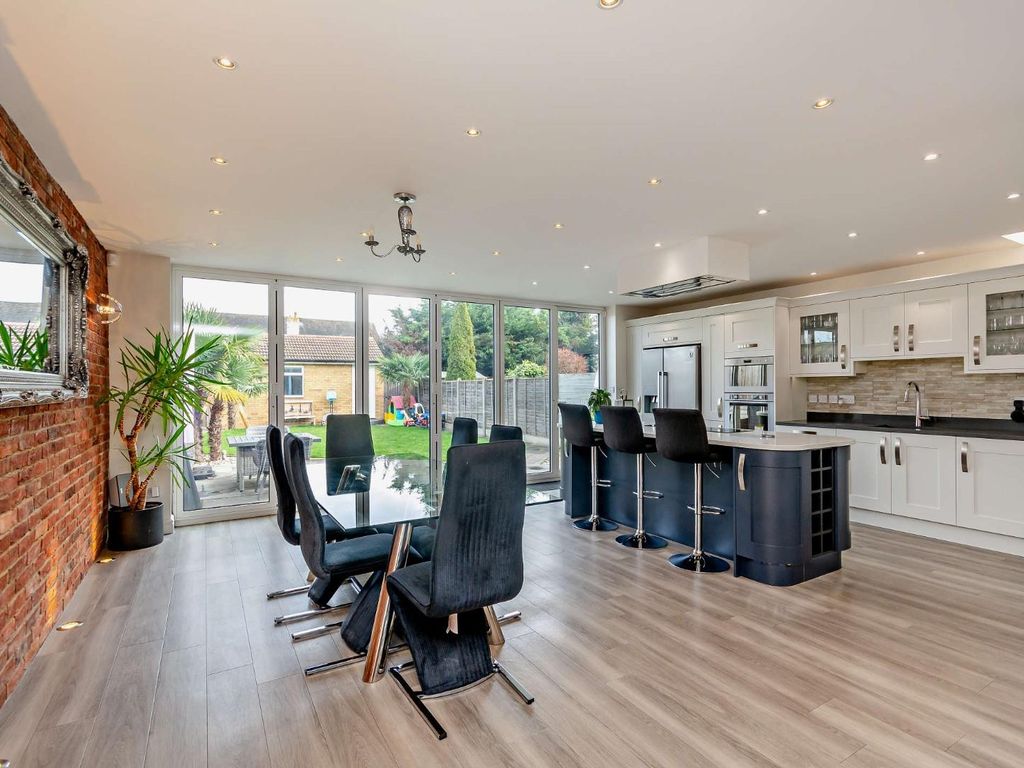3 bed detached house for sale in Ashford Crescent, Ashford TW15, £695,000