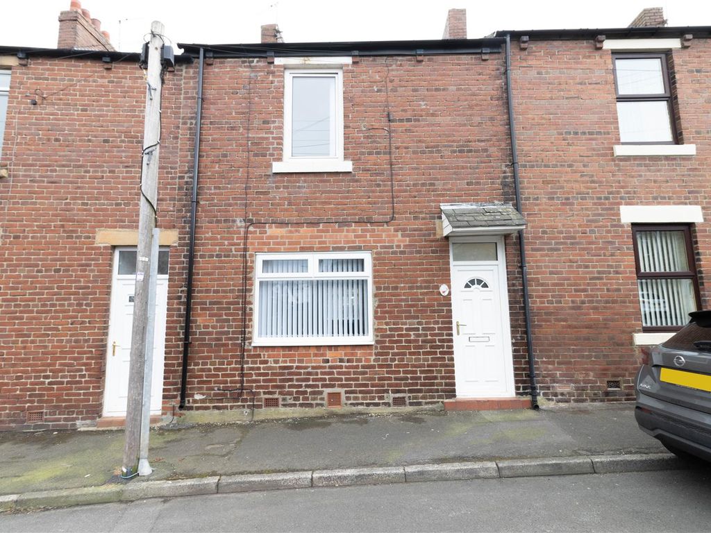 2 bed terraced house to rent in Clara Street, Blaydon-On-Tyne NE21, £695 pcm