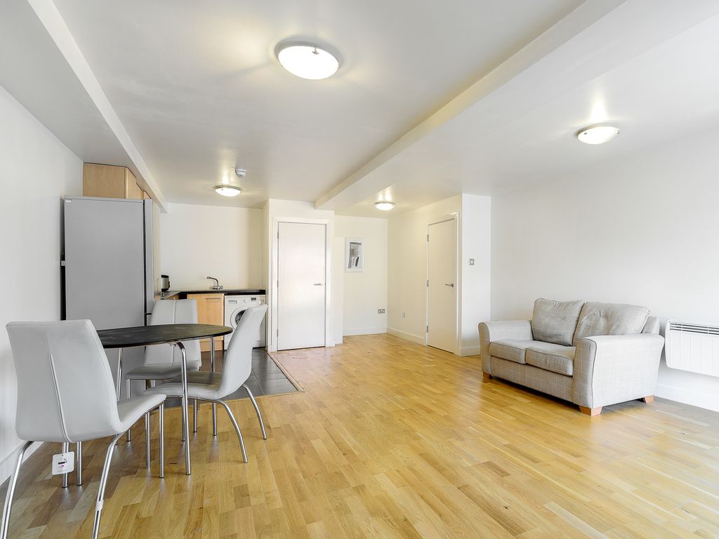 2 bed flat for sale in Crowndale Road, London NW1, £659,000