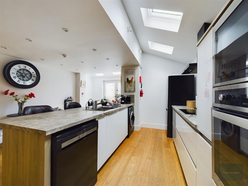 4 bed property for sale in Claverton Down Road, Claverton Down, Bath BA2, £650,000