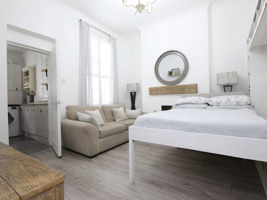 1 bed flat for sale in Calder Street, Coatbridge ML5, £50,000