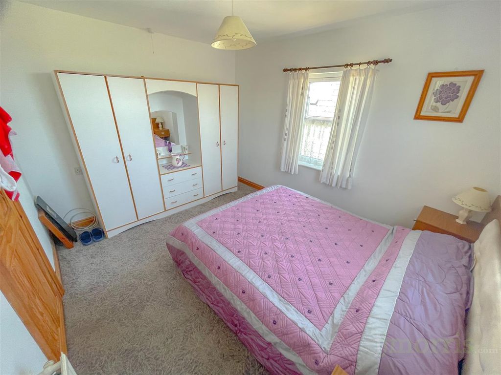 3 bed detached bungalow for sale in Ffordd Newydd, Aberporth, Cardigan SA43, £295,000