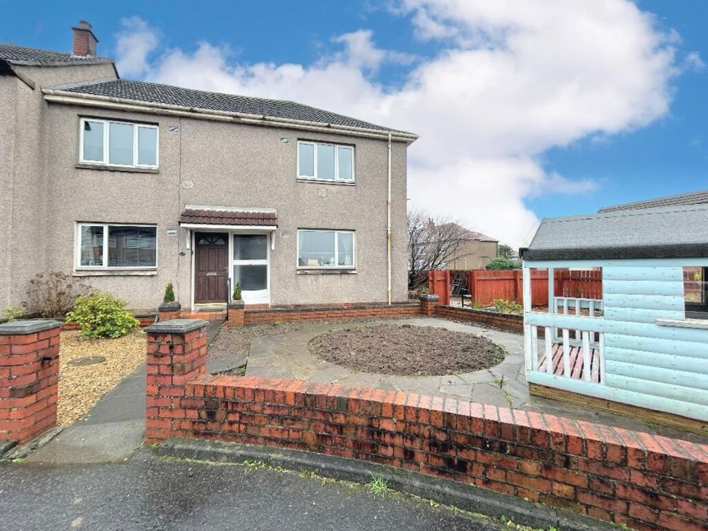 2 bed flat for sale in Crichton Drive, Grangemouth FK3, £99,995