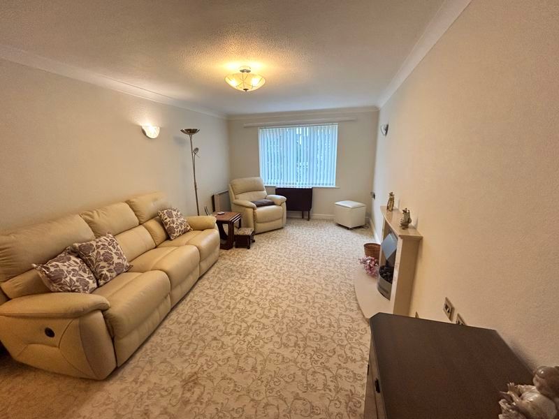 1 bed property for sale in Penrhyn Bay, Llandudno LL30, £87,500