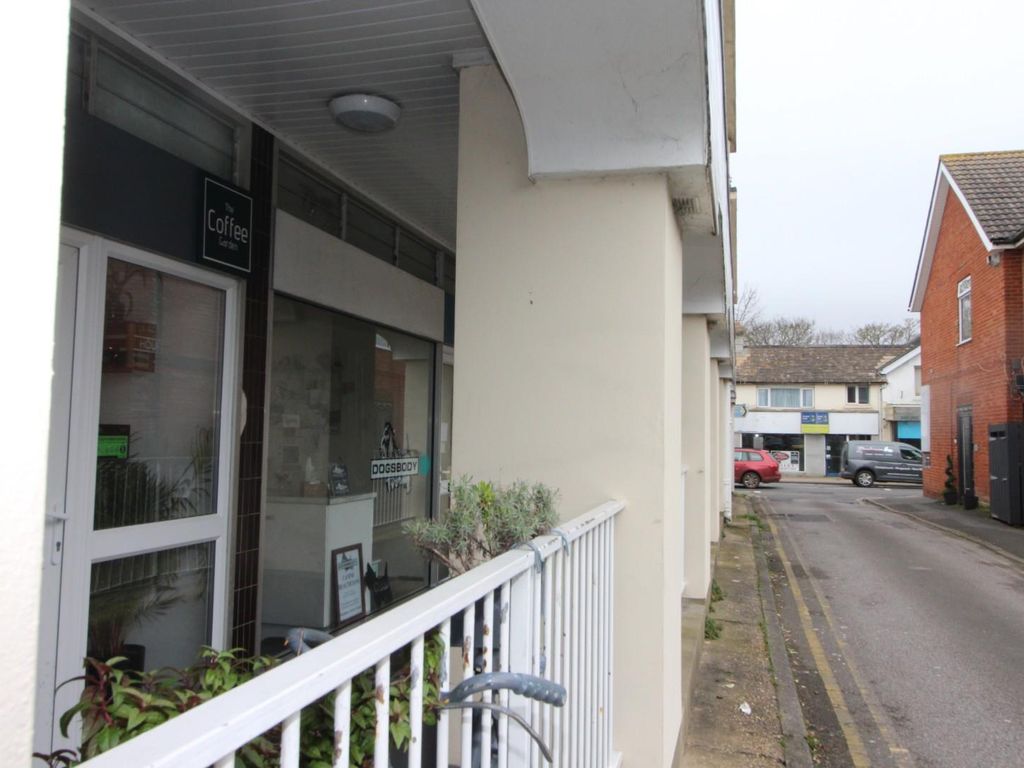 Property to rent in Lymington Road, Highcliffe, Christchurch BH23, £700 pcm