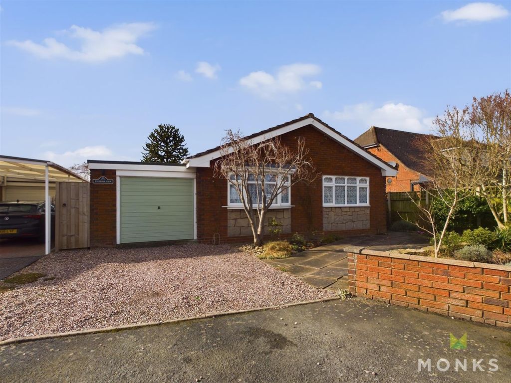 3 bed detached bungalow for sale in Upper Astley, Astley, Shrewsbury SY4, £385,000