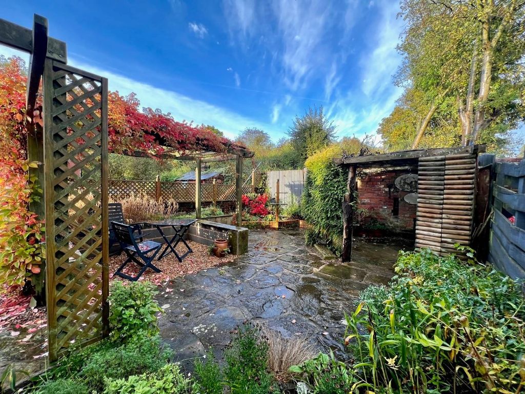 3 bed end terrace house for sale in White Lane, Chapeltown, Sheffield S35, £190,000